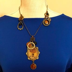 Vintage style necklace